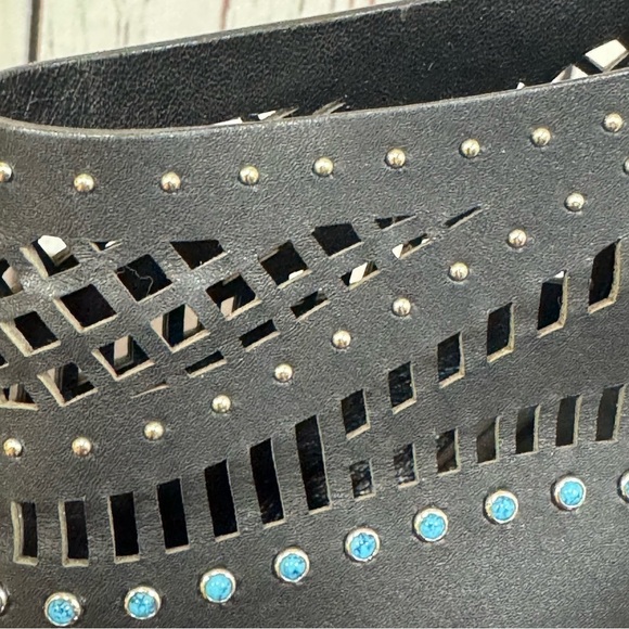 GUCCI LIKA Semi Precious Gemstones Laser cut leather Black Stilettos 7 EUC - Picture 10 of 17